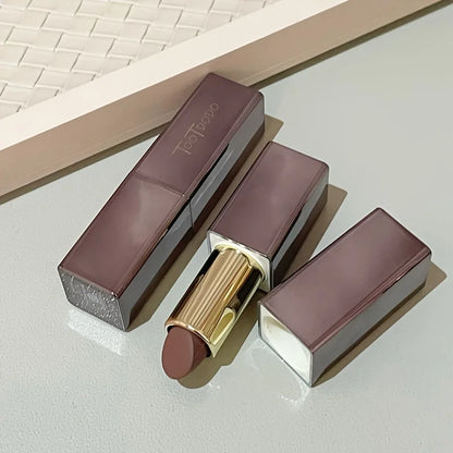 Available in 3 shades Matte Lipstick Matte Velvet Waterproof Non-fading lip gloss that enhances color and brightens lips Suitabl
